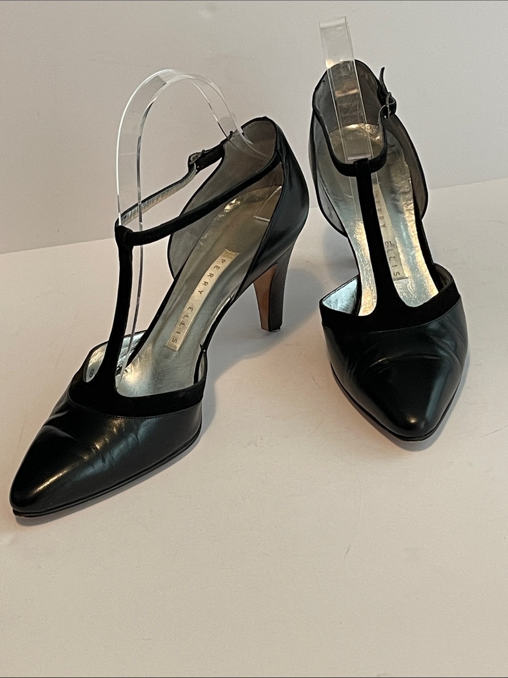 Vintage 90s Perry Ellis black leather + suede t-strap pumps sz 8m